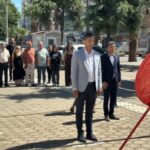 Cumhuriyet Halk Partisi İlçe Yönetim Kurulu Anıta Çelenk Bıraktı..